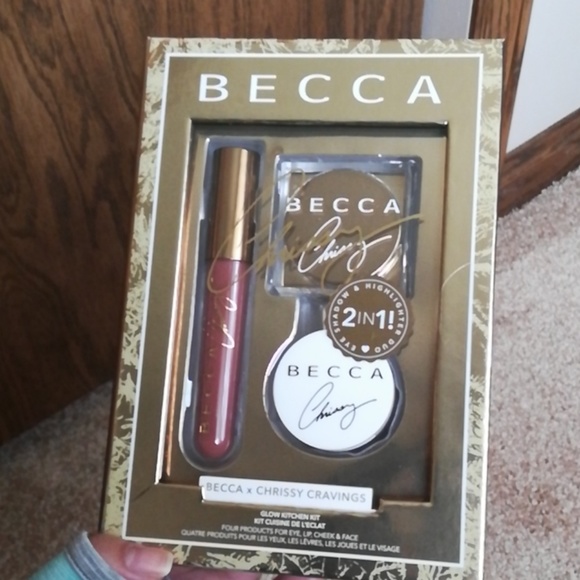 BECCA Glow Highlight Kit - Picture 3 of 6
